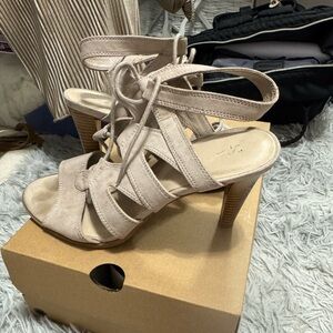 Simply Vera Vera Wang Light Beige Strappy Heels